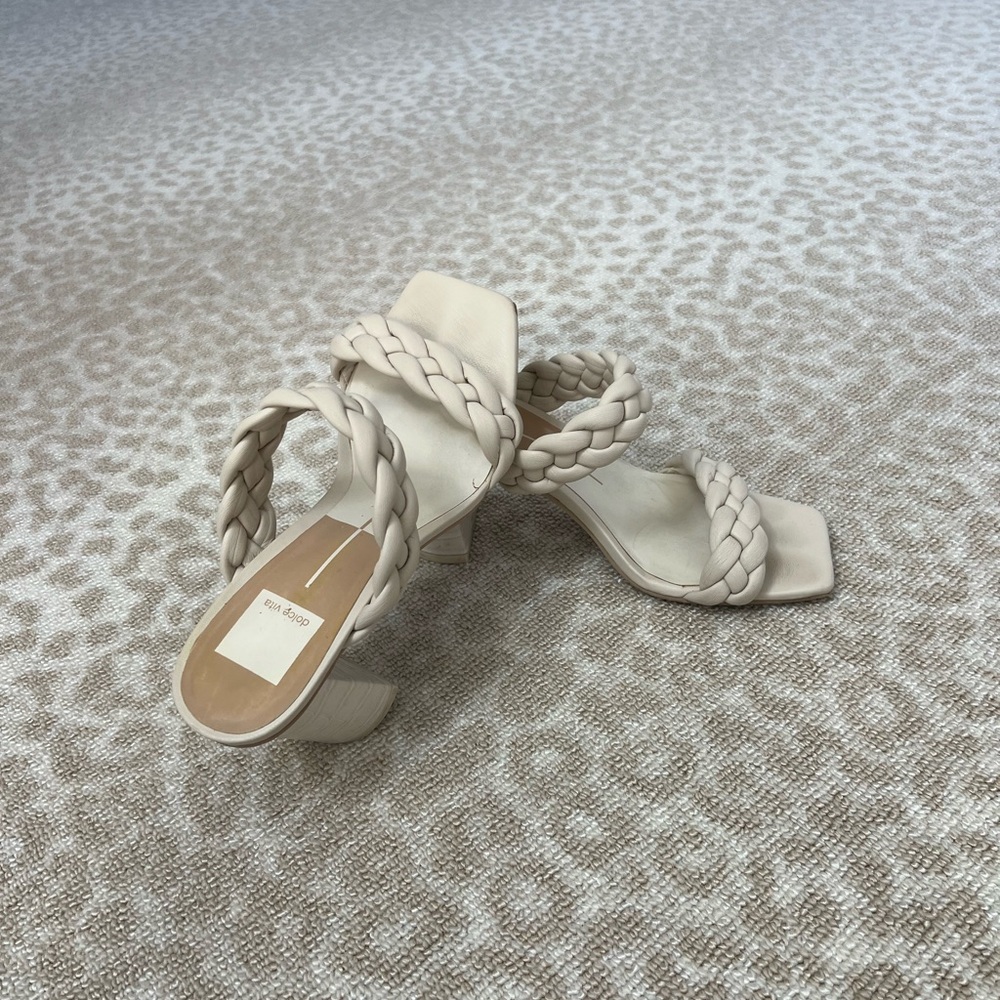 Dolce Vita Paily sandals 7/7.5 in very light beige